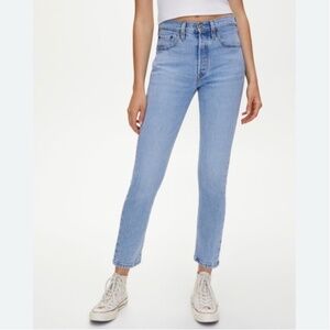 BNWT- Aritzia Levi's Premium 501 Skinny Jeans in Tango Light (26)